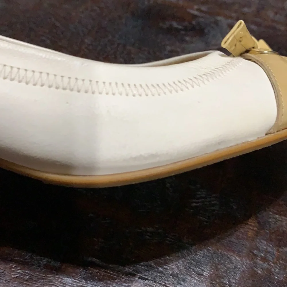 Stuart Weitzman white leather & gold beige low chunk heel pump flat Size 7.5M